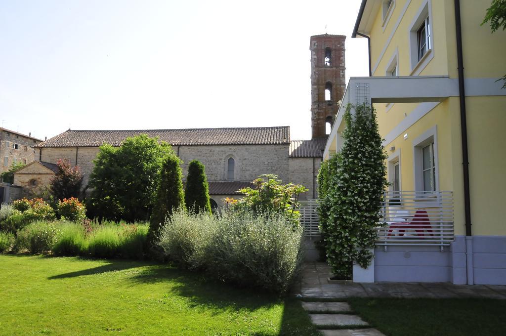 Ai Lecci In Centro Hotel Sarteano Exterior photo