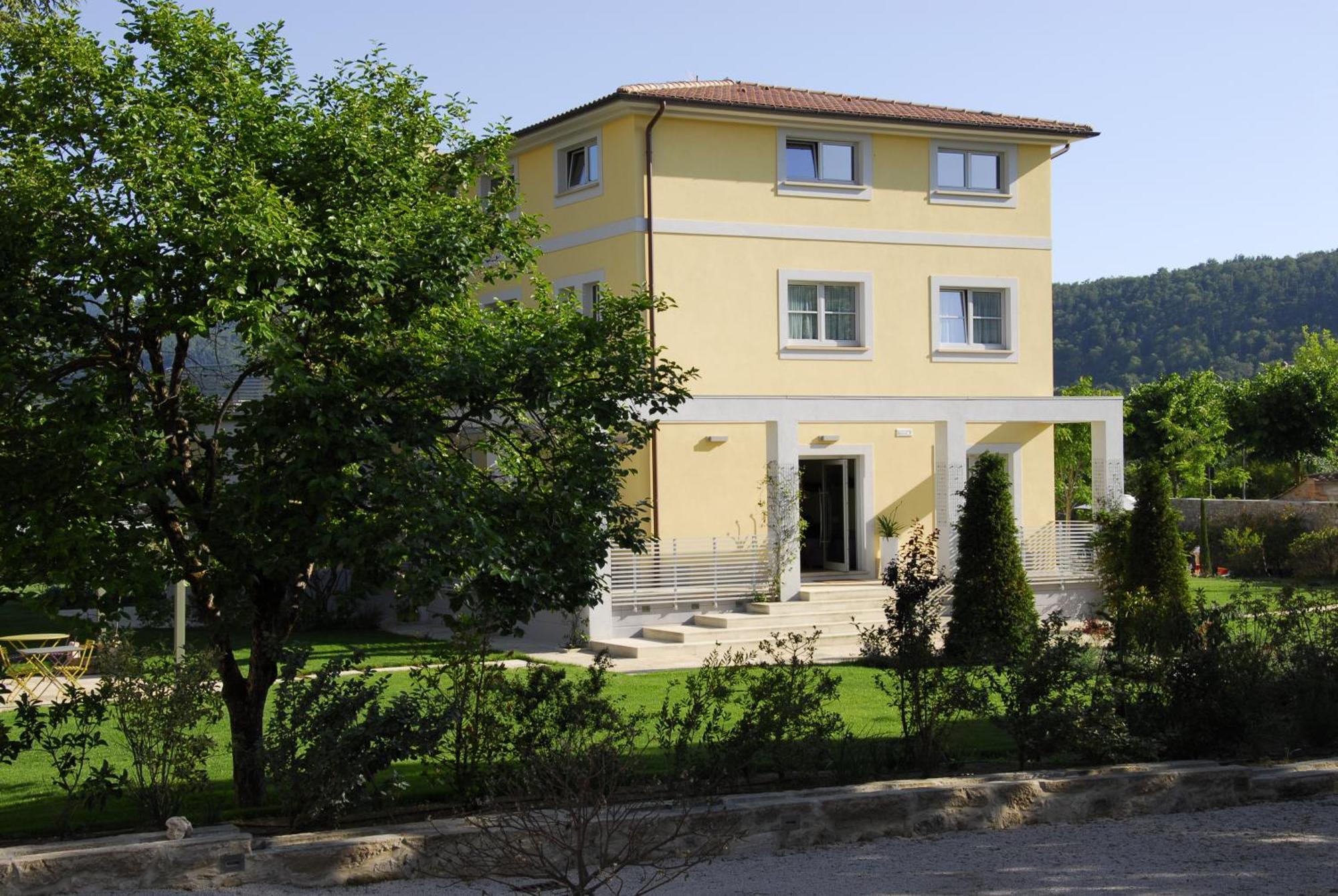 Ai Lecci In Centro Hotel Sarteano Exterior photo